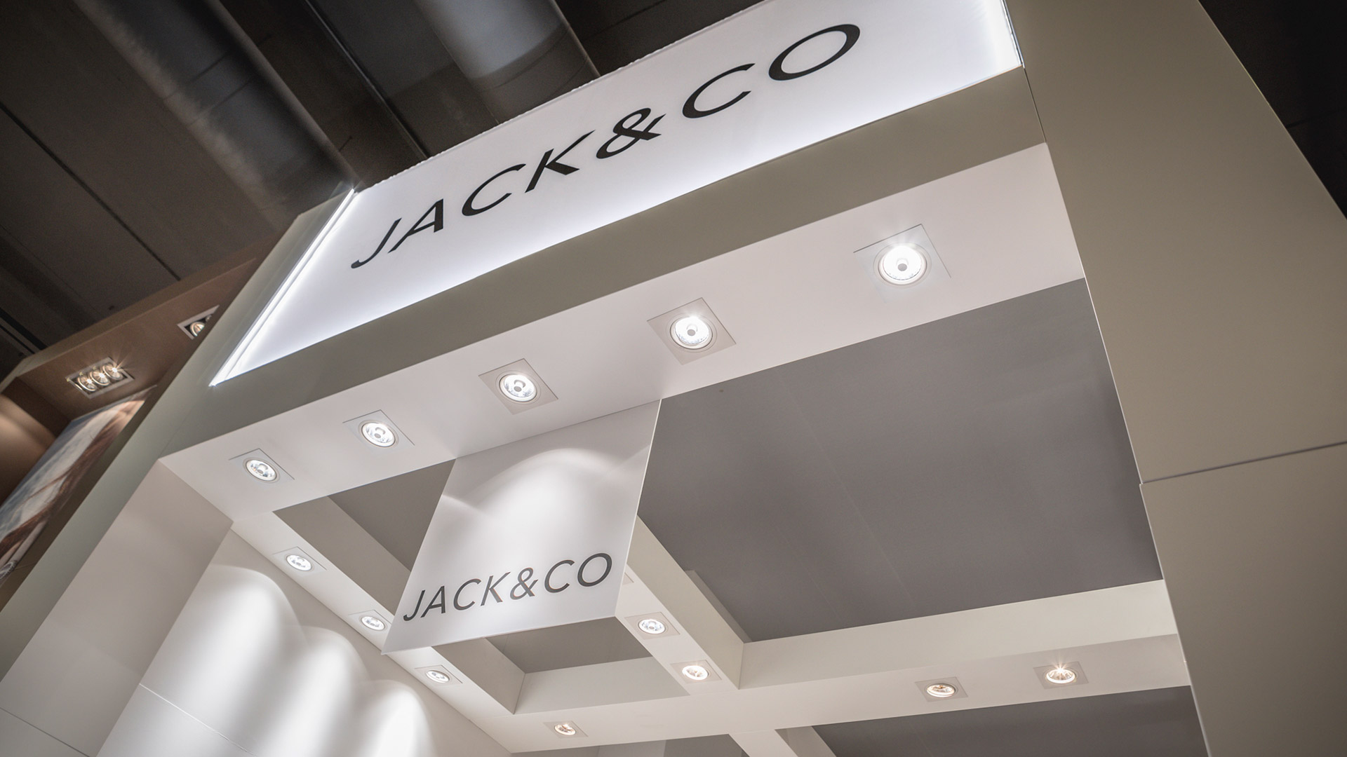 JACK & CO Exhibition stand - VICENZAORO fair trade | Foster Allestimenti 01
